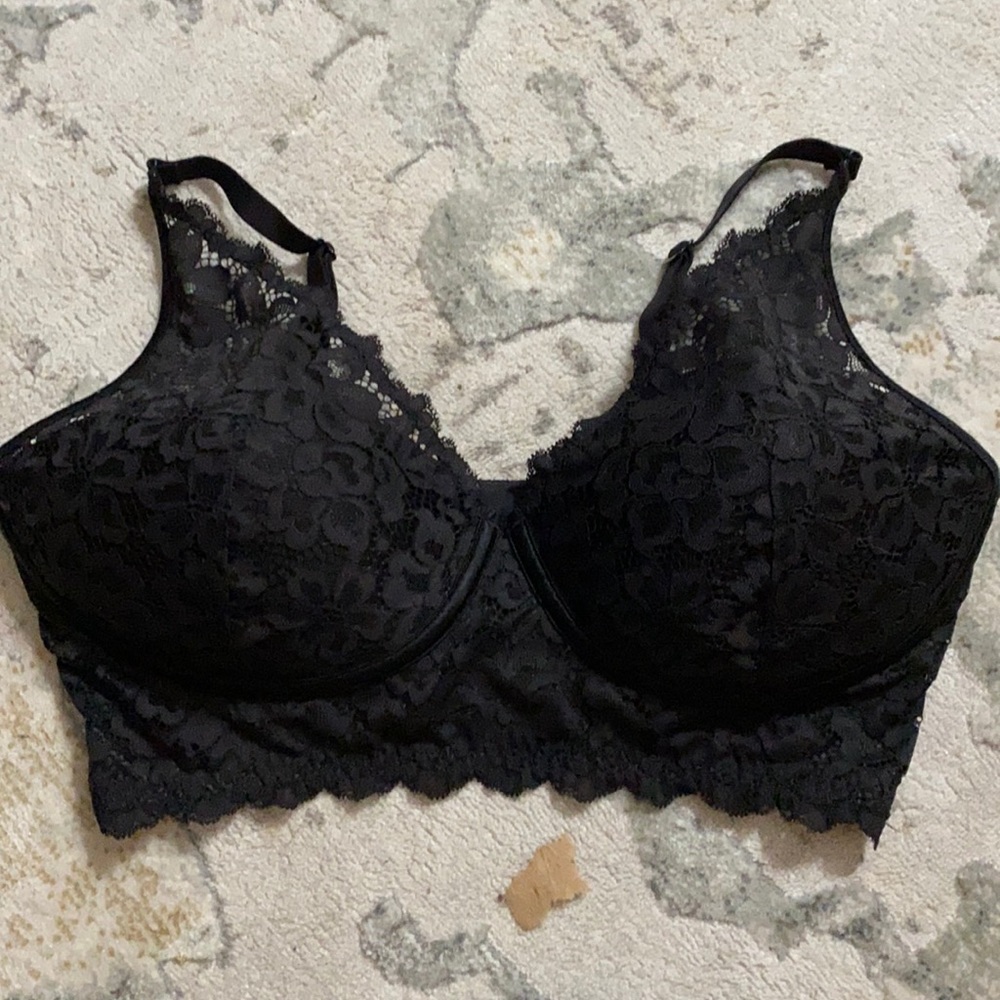 Black lace bra / bralette